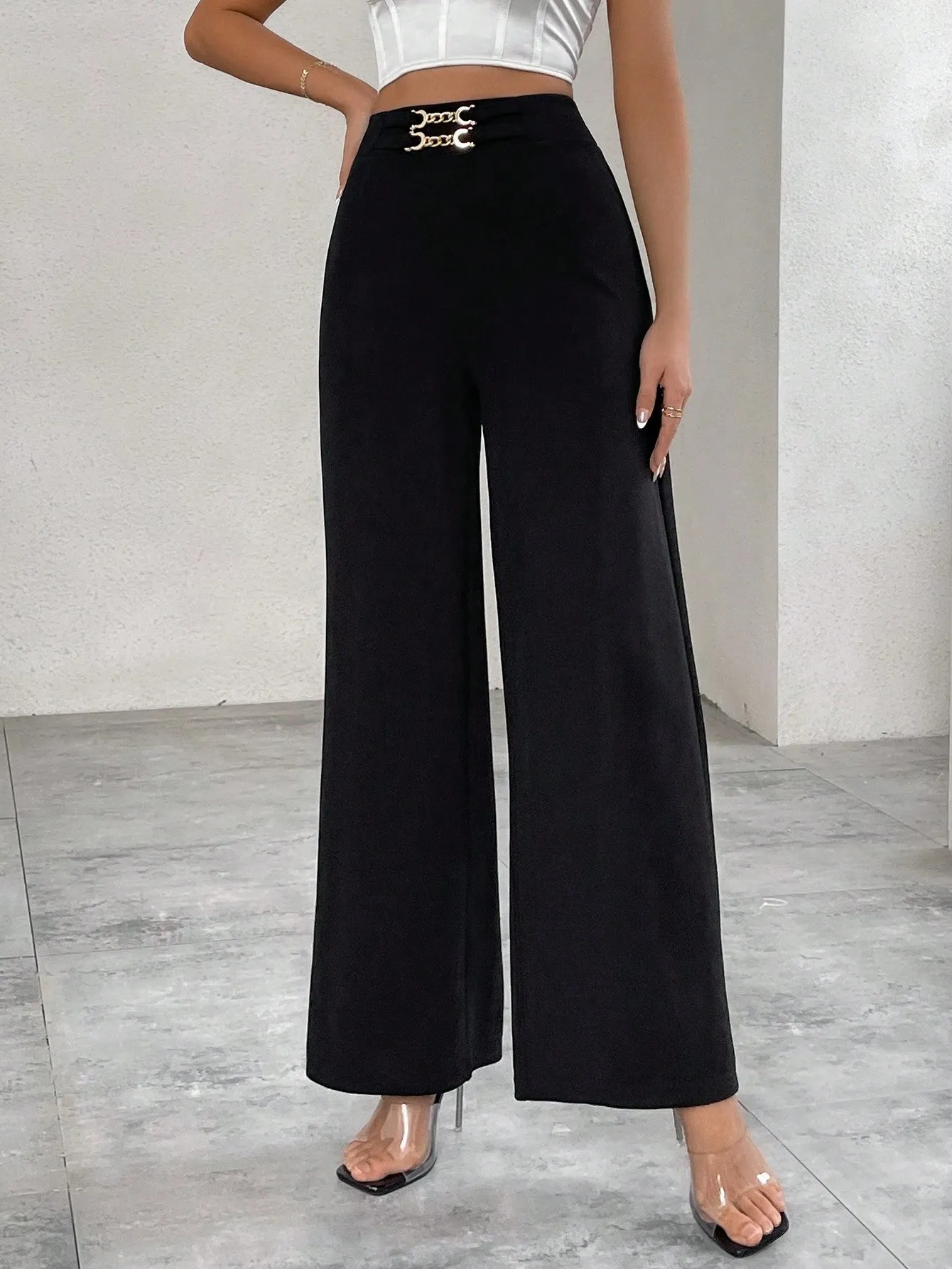 Loose Wide Leg Pants With Chain Detail