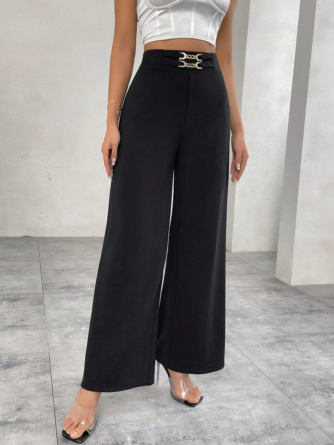 Loose Wide Leg Pants With Chain Detail